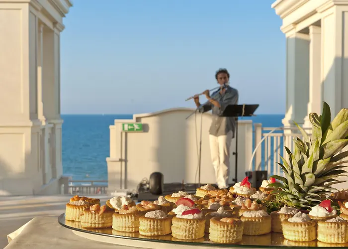 Corallo 4* Риччоне